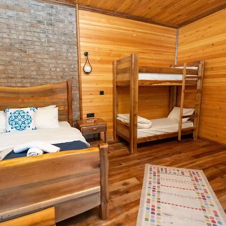 Istanbuldere Alabalikevi B&B 사판자