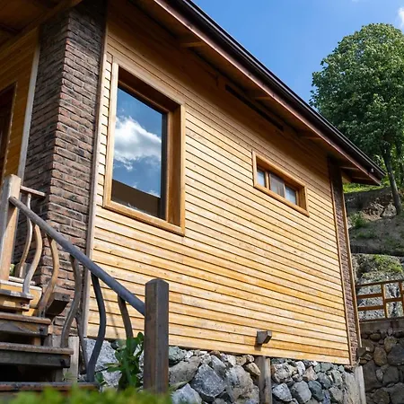 Istanbuldere Alabalikevi 사판자