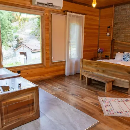 B&B Istanbuldere Alabalikevi 사판자